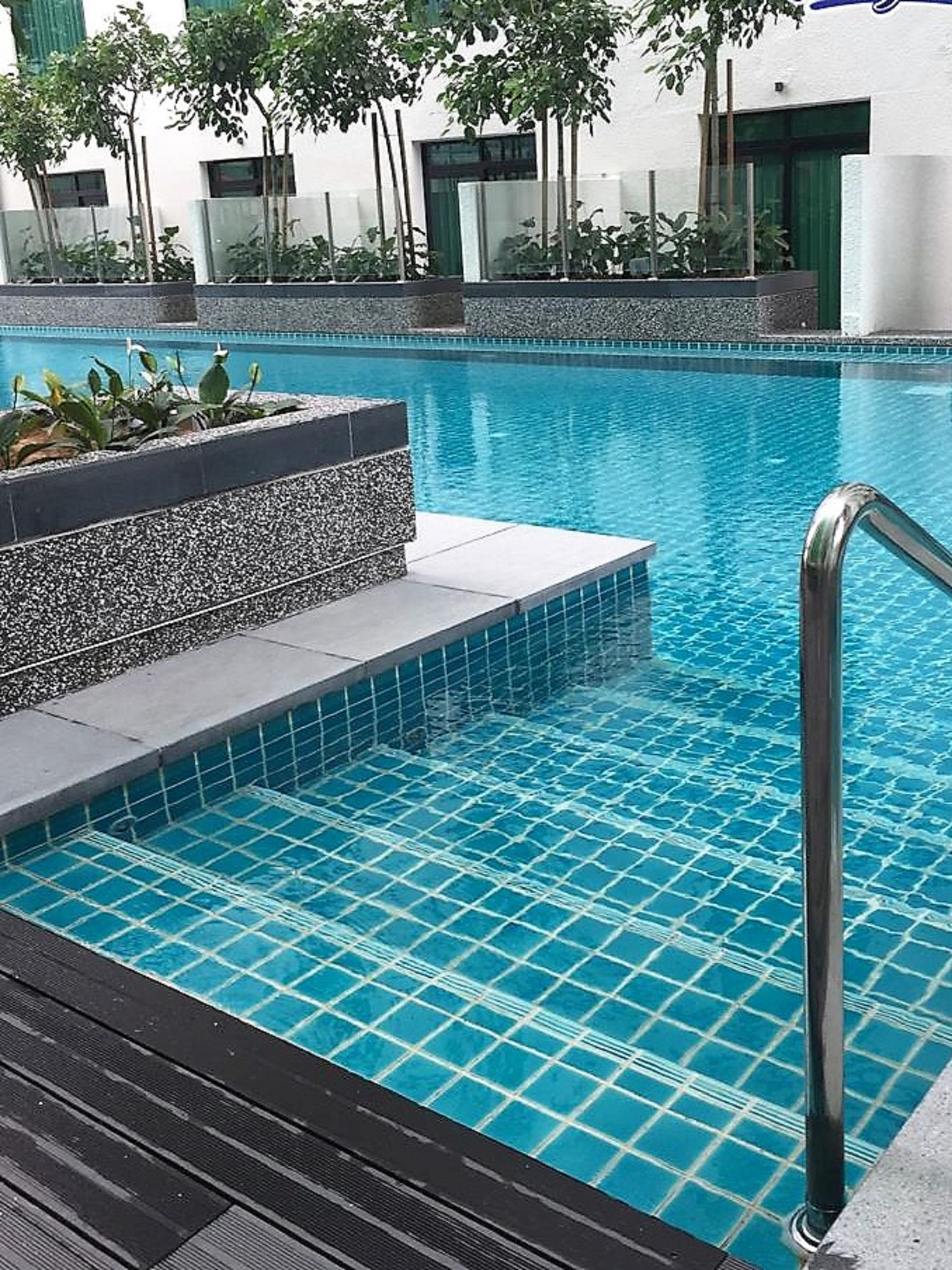 Amari Johor Bahru Exterior foto Swimming pool tiles
